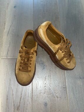 Puma Women’s Tan and Brown Suede Sneakers